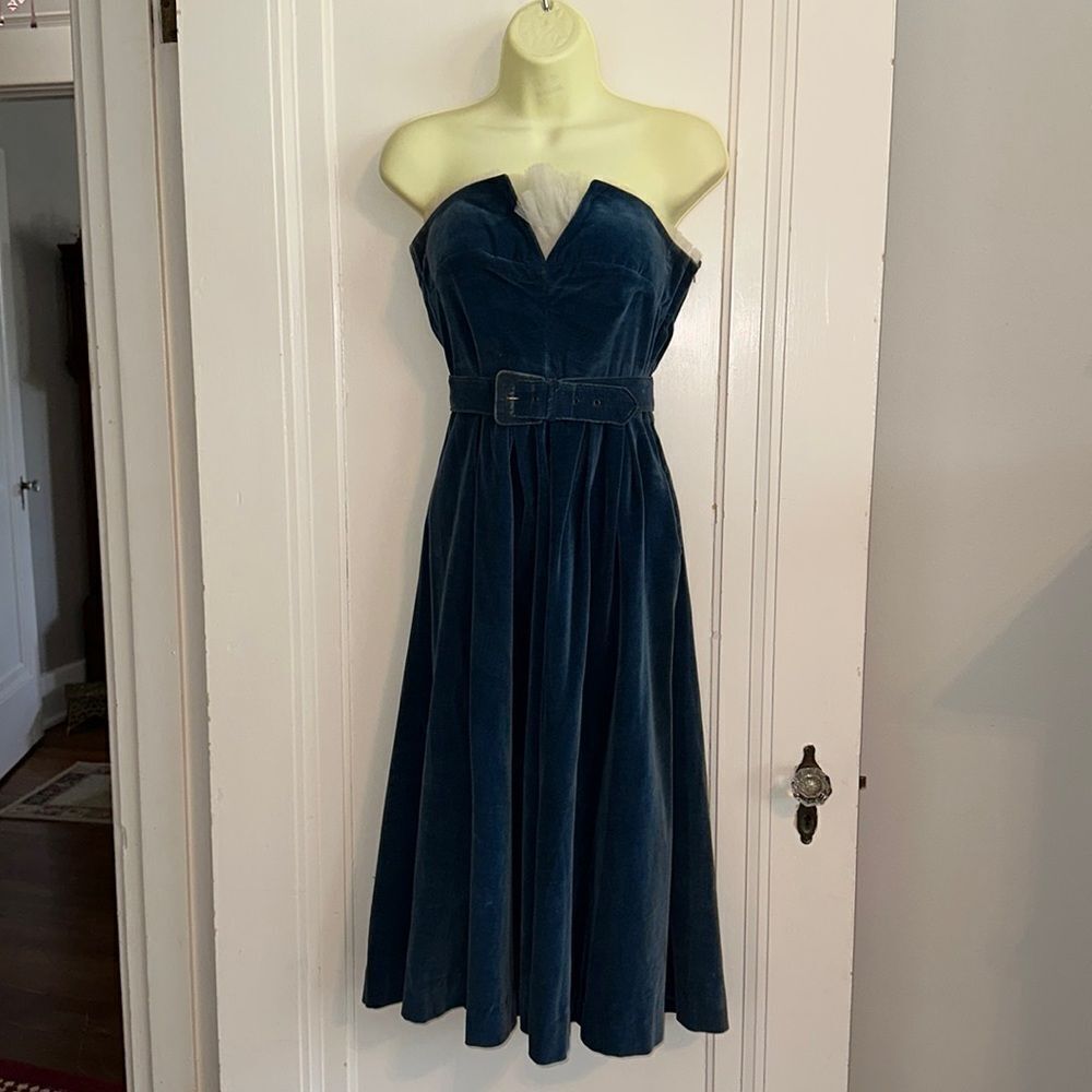 Vtg 50s Virginia Spear blue velvet strapless party or dance‎ dress/full skirt